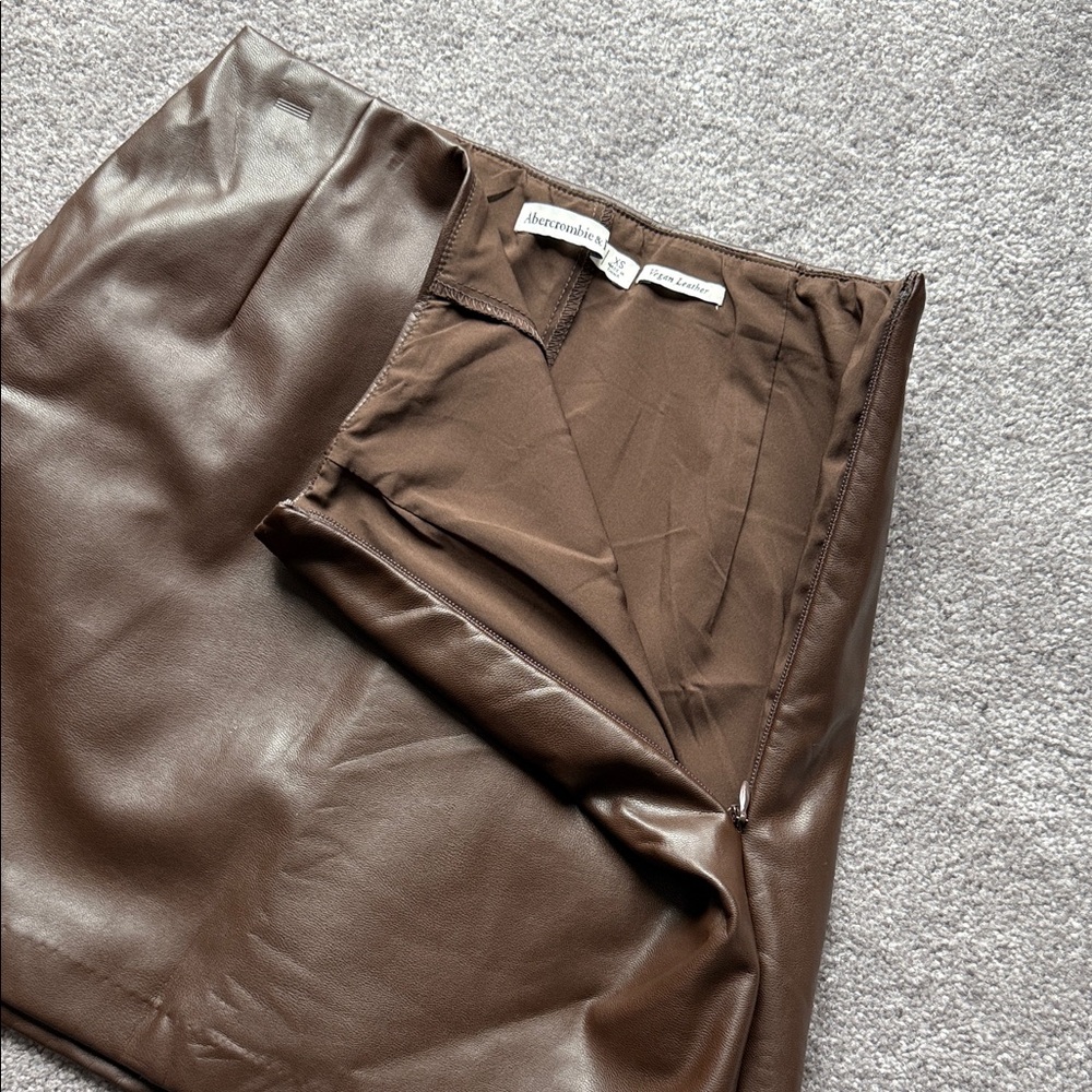 Abercrombie & Fitch Chocolate Mini Skirt - Picture 4 of 4